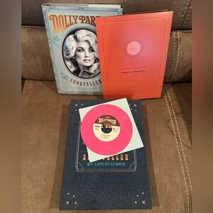 Dolly Parton Songteller: My Life in Lyrics Limited Edition Book
